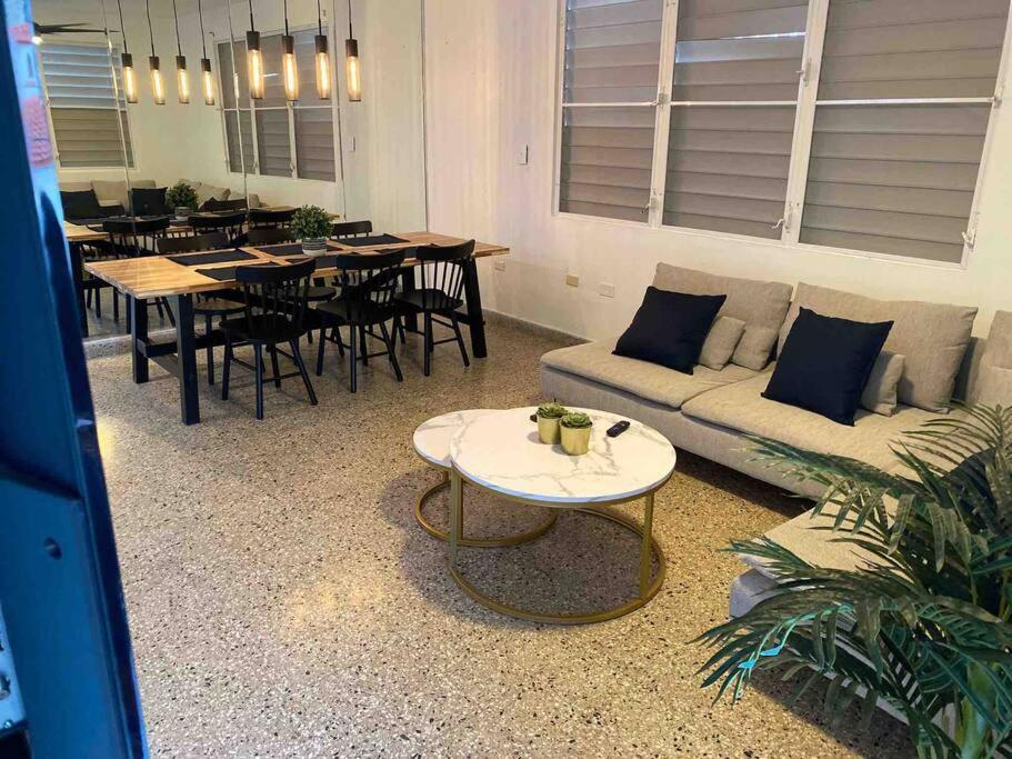3 Bd By Airport El Yunque Walk To The Beach San Juan Buitenkant foto